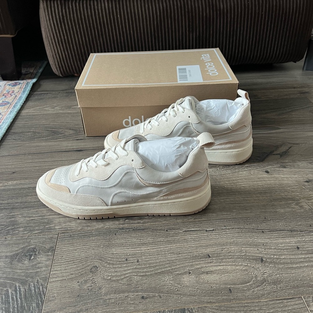 Dolce Vita Sneakers